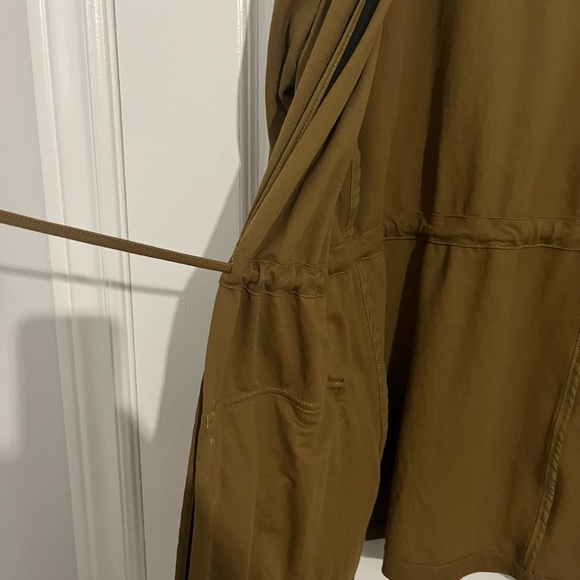 Brown Dynamite Large Light Blazer with fitted waist - Picture 2 of 3